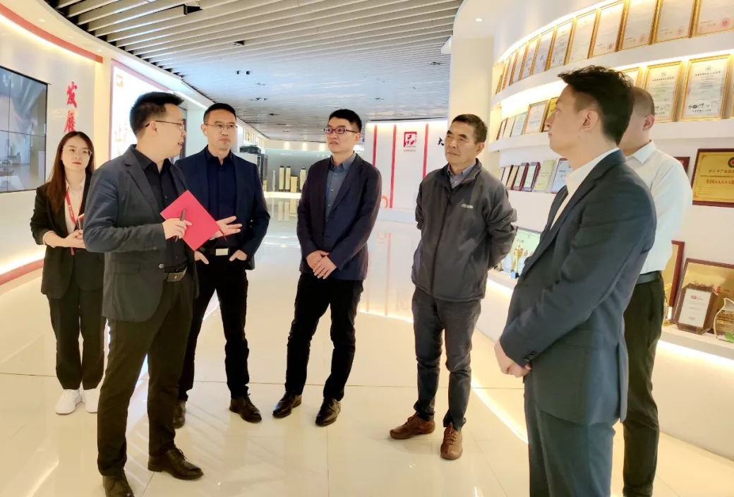中国节能协会热泵专委会领导一行到访中广电器集团